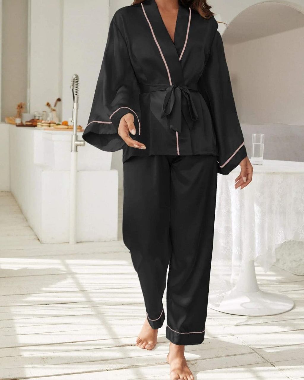 Pijama Feminino Kimono Cetim Calça com Manga Flaire - Preto