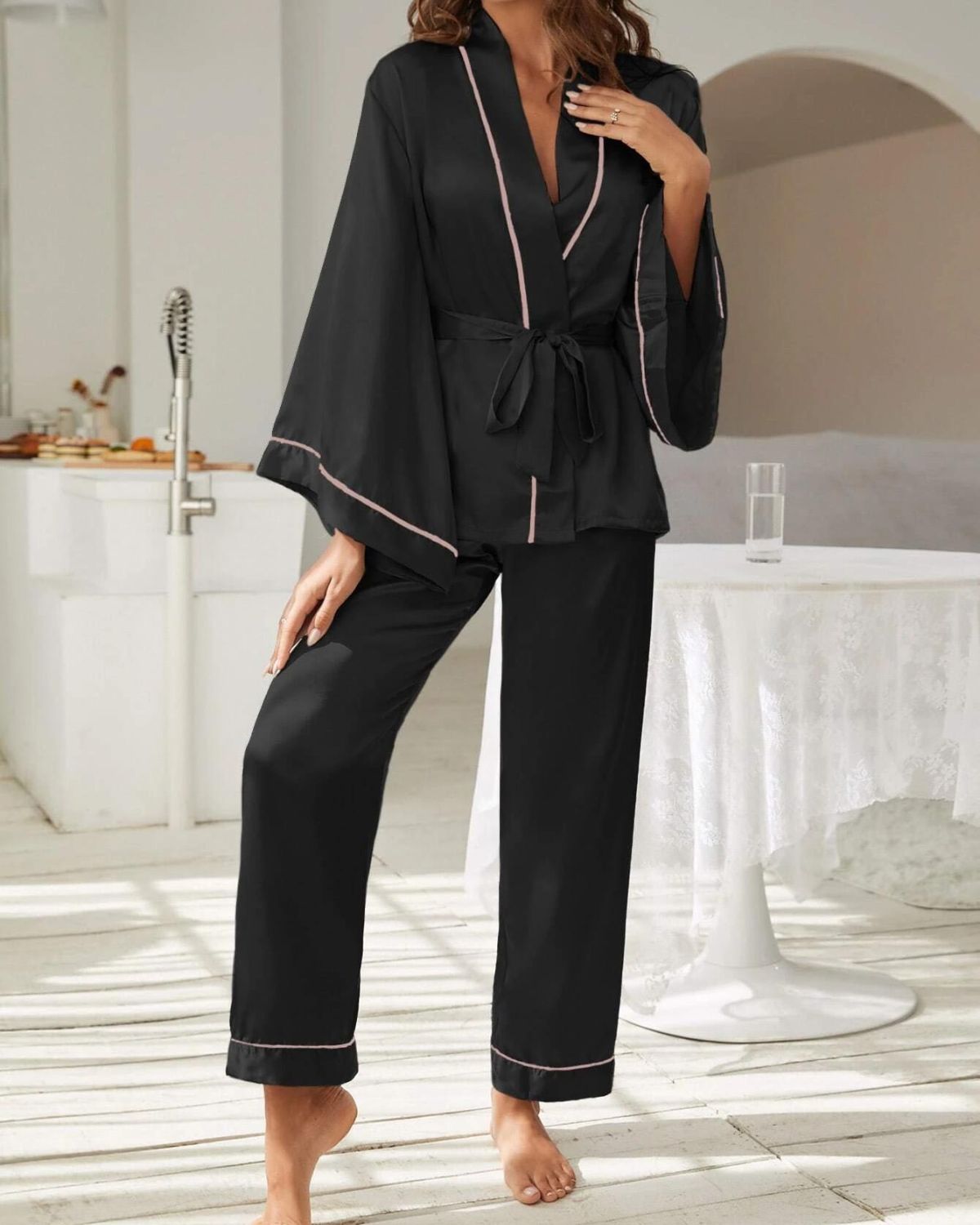Pijama Feminino Kimono Cetim Calça com Manga Flaire - Preto