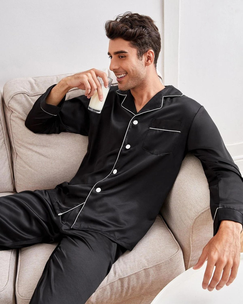 PIjama Masculino em Cetim Short e Camisa Manga Curta - Preto